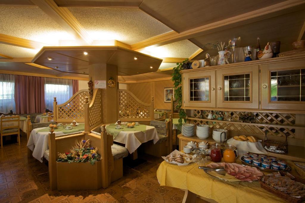 Albergo Bellaria Карано Экстерьер фото