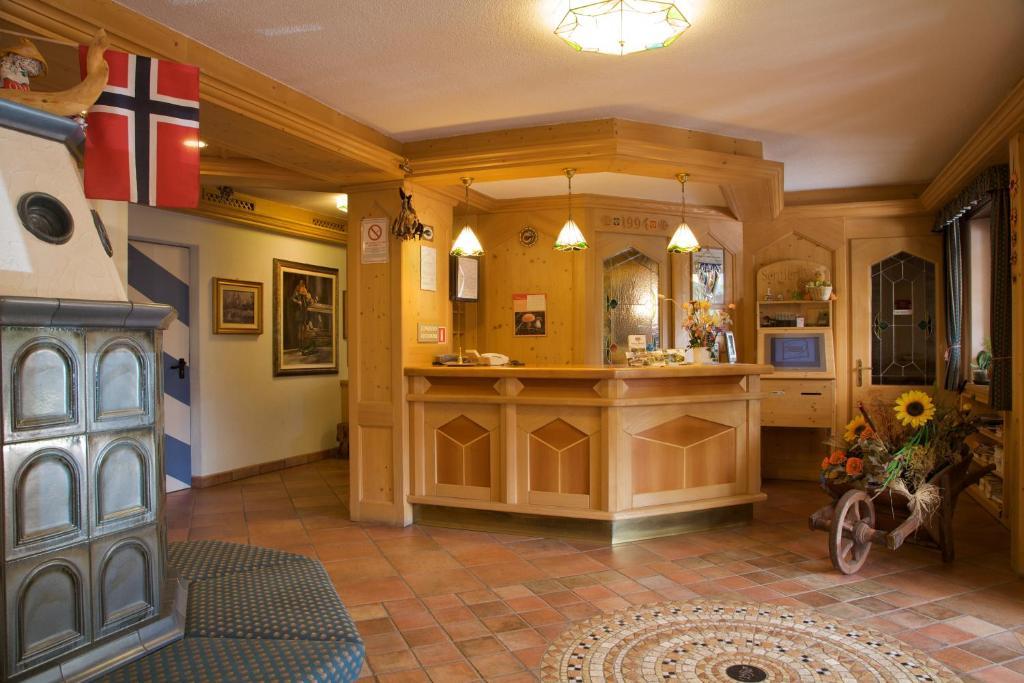 Albergo Bellaria Карано Экстерьер фото